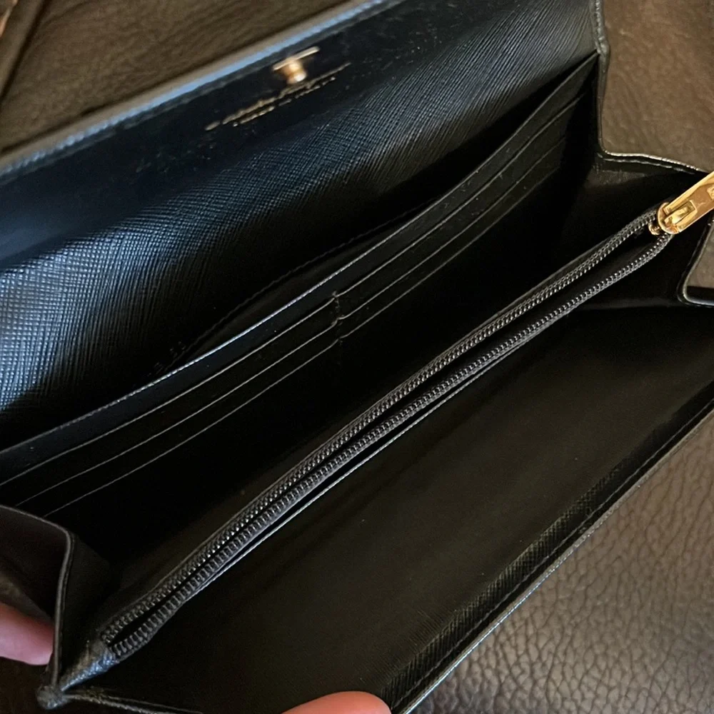 Salvatore Ferragamo sequence logo monogram saffiano leather long large wallet - Picture 5 of 5